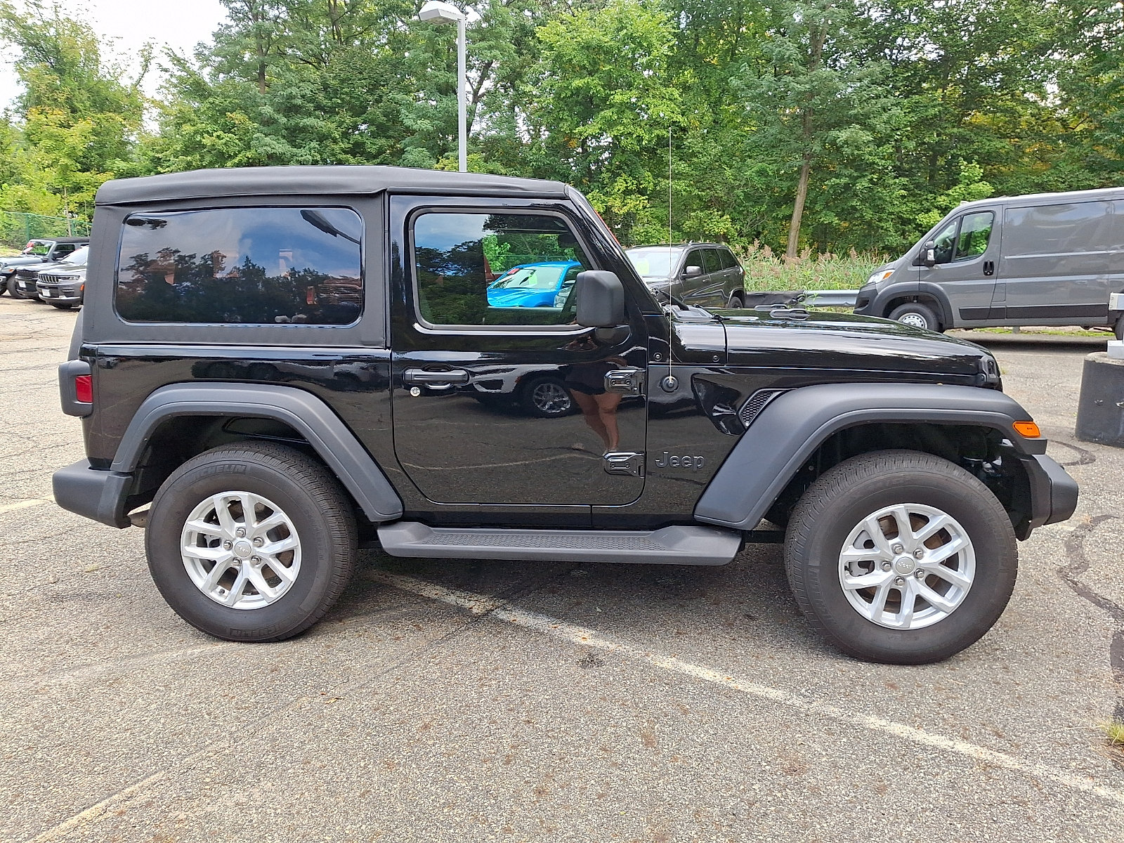 Certified 2023 Jeep Wrangler Sport AWD/4WD image 8