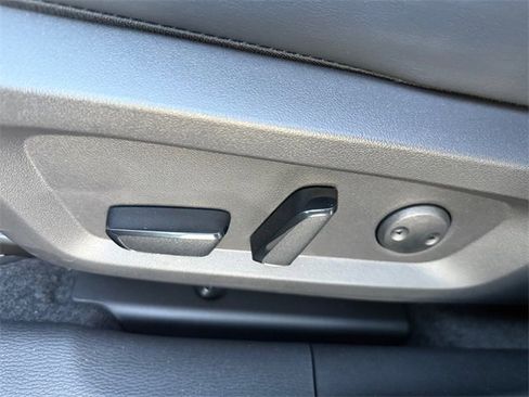 New 2026 Mitsubishi Outlander SE image 12