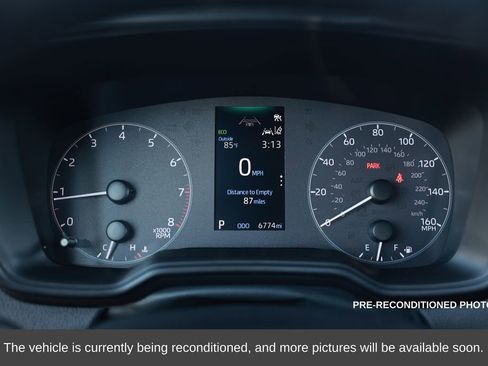 Used 2025 Toyota Corolla SE image 19