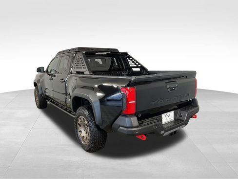 Used 2025 Toyota Tacoma Trailhunter image 7