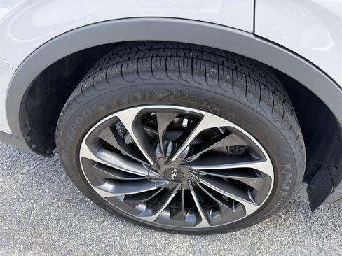 Used 2022 Lincoln Aviator Reserve w/ Equipment Group 201A RWD image 10