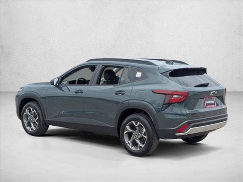 New 2026 Chevrolet Trax LT w/ Driver Confidence Package FWD image 7