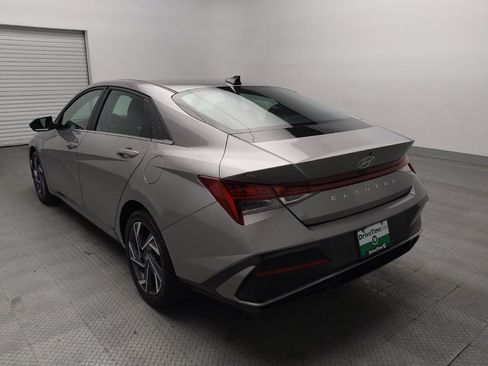 Used 2025 Hyundai Elantra SEL FWD image 5