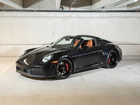 Certified 2026 Porsche 911 Targa 4 GTS AWD/4WD image 1