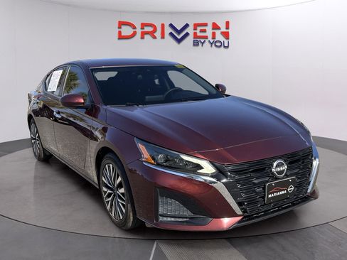 Used 2023 Nissan Altima 2.5 SV FWD image 8