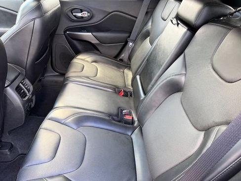 Certified 2020 Jeep Cherokee Limited AWD/4WD image 11