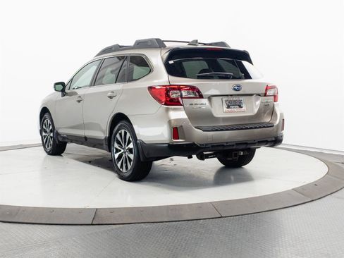 Used 2017 Subaru Outback 2.5i Limited AWD/4WD image 9
