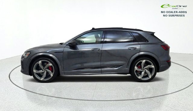 Used 2024 Audi Q8 e-tron Prestige w/ Prestige Package AWD/4WD image 4