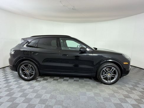 Certified 2024 Porsche Cayenne image 9
