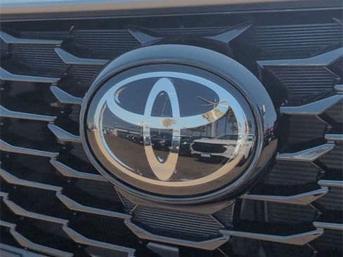 Used 2023 Toyota Highlander XSE image 30