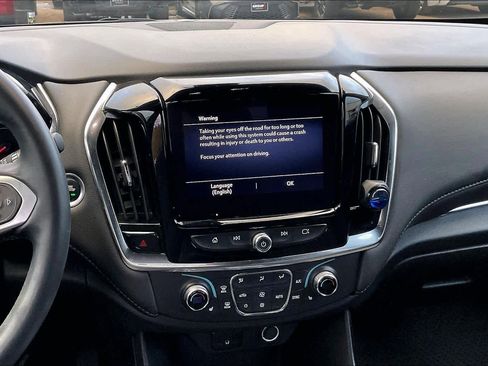 Used 2023 Chevrolet Traverse LT image 6