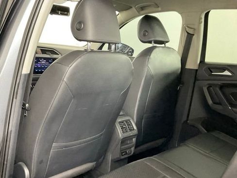 Used 2020 Volkswagen Tiguan SE FWD image 17