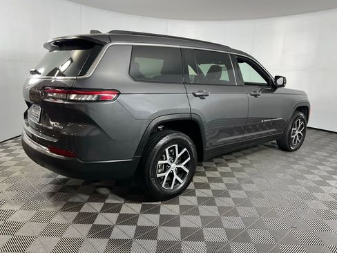 Used 2024 Jeep Grand Cherokee L Limited w/ Luxury Tech Group II image 7