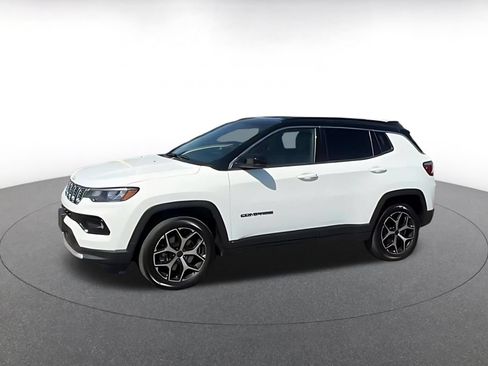 Used 2025 Jeep Compass Limited AWD/4WD image 8