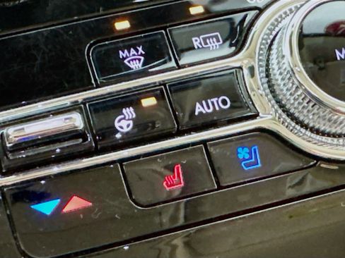 Used 2022 Lincoln Corsair AWD w/ Equipment Group 101A image 4