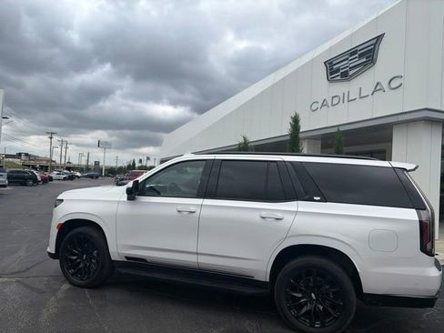 Used 2023 Cadillac Escalade Sport w/ LPO, ONYX Package AWD/4WD image 8