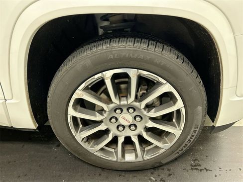 Used 2021 GMC Acadia Denali w/ Trailering Package image 8