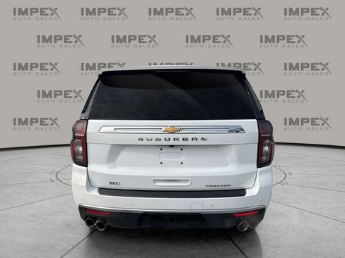 Used 2023 Chevrolet Suburban Premier image 4
