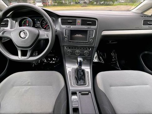 Used 2016 Volkswagen e-Golf SE FWD image 16