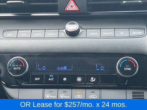 New 2025 Hyundai Elantra SEL image 27