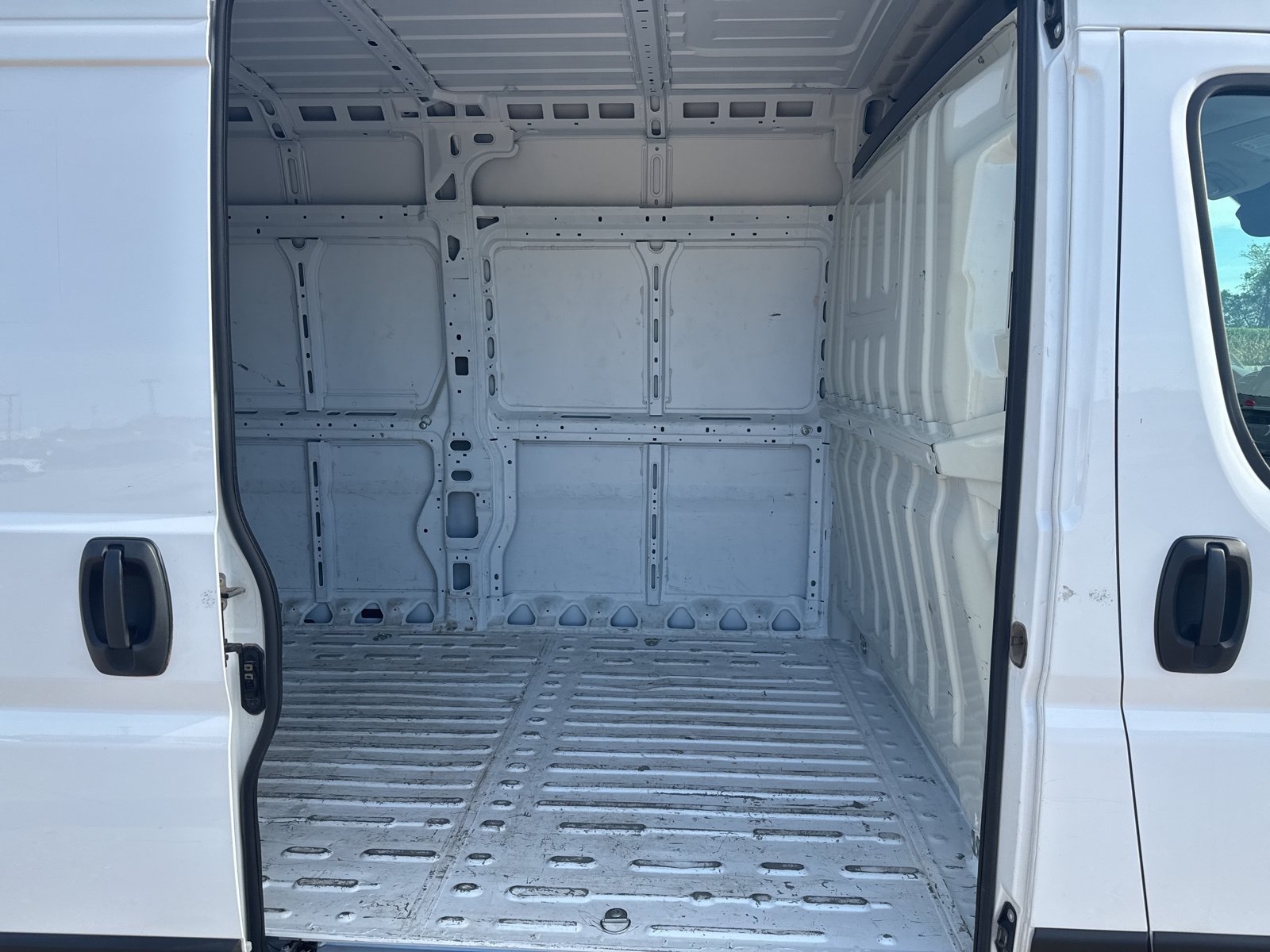 Used 2023 RAM ProMaster 2500 FWD image 25