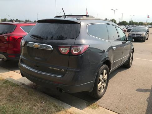 Used 2014 Chevrolet Traverse LTZ FWD image 2