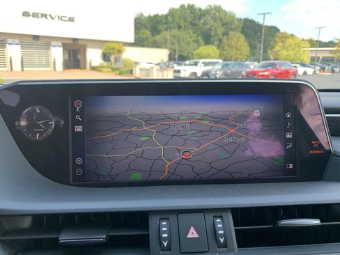 Used 2020 Lexus ES 300h w/ Premium Package FWD image 24