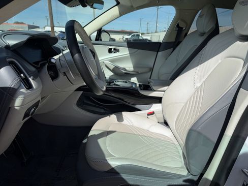 Used 2021 Aston Martin DBX image 20