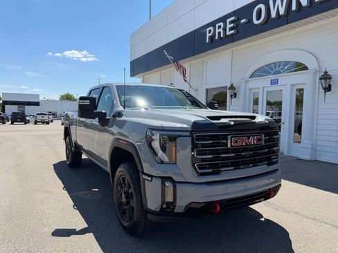 Certified 2024 GMC Sierra 3500 AT4 AWD/4WD image 3