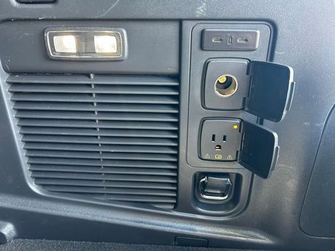 Certified 2025 Ford Expedition Platinum AWD/4WD image 11