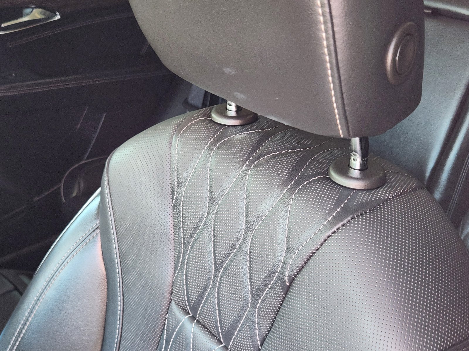 Used 2023 Buick Envision Avenir FWD image 16