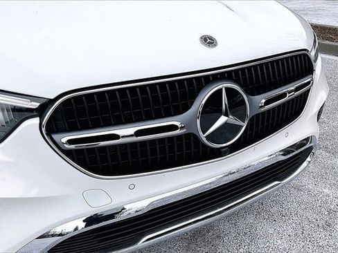 Used 2025 Mercedes-Benz GLC 300 4MATIC image 5