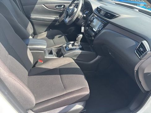 Used 2019 Nissan Rogue Sport S image 10