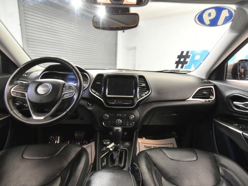 Used 2019 Jeep Cherokee Limited AWD/4WD image 20