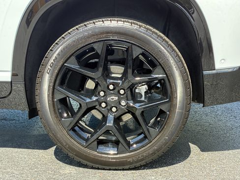 Used 2026 Chevrolet Traverse RS FWD image 10