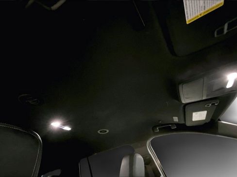 Certified 2025 Chevrolet Traverse LT image 29