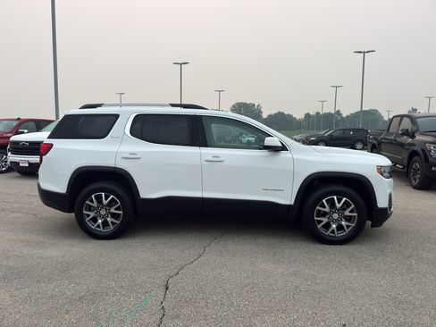 Certified 2023 GMC Acadia SLT w/ LPO, Floor Liner Package AWD/4WD image 4