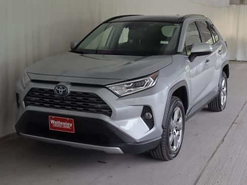 Used 2019 Toyota RAV4 Limited AWD/4WD image 25
