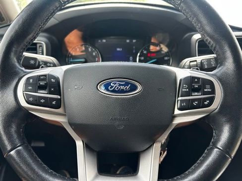 Used 2020 Ford Explorer XLT w/ Equipment Group 202A AWD/4WD image 14