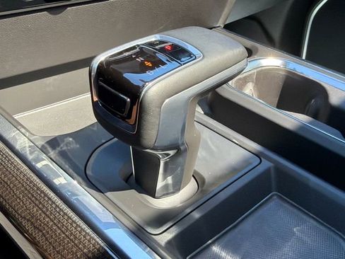 Certified 2025 Chevrolet Silverado 1500 LTZ AWD/4WD image 31