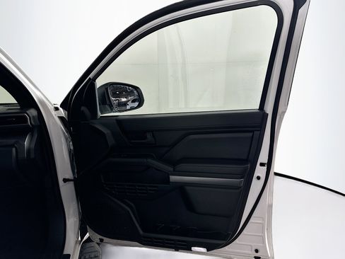 Used 2025 Toyota 4Runner SR5 image 31