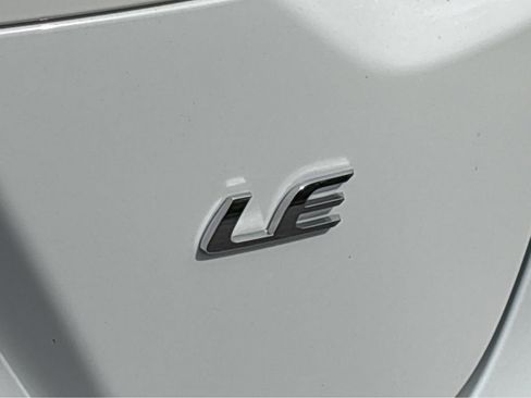 Used 2024 Toyota Corolla LE FWD image 19