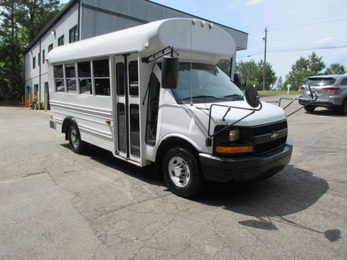 Used 2006 Chevrolet Express 3500 w/ School Bus Package RWD image 7