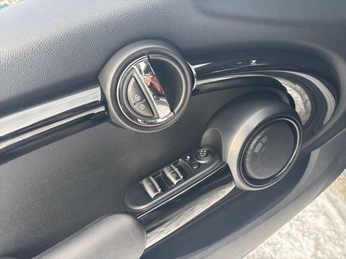 Used 2017 MINI Cooper S image 17