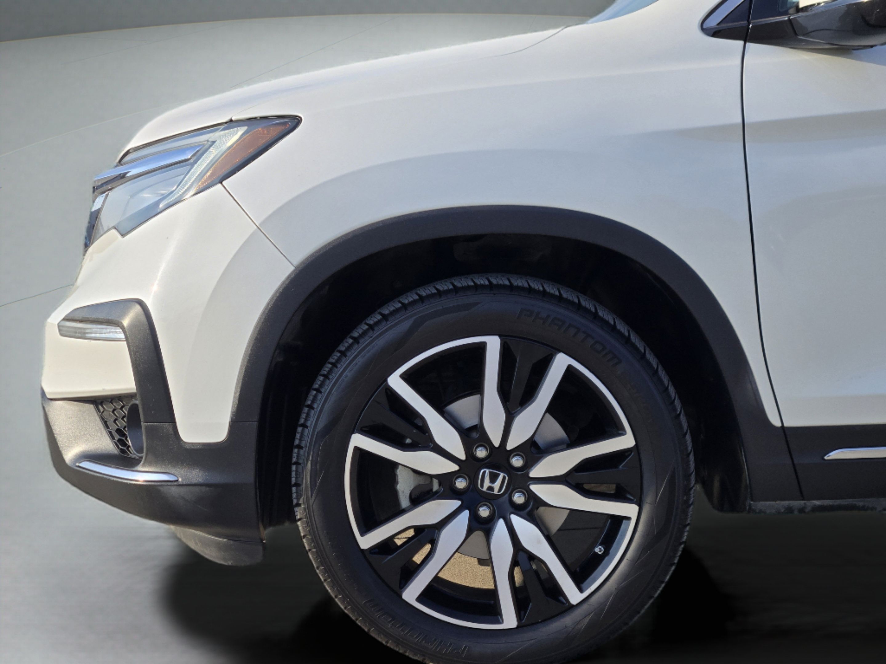 Used 2019 Honda Pilot Touring image 32