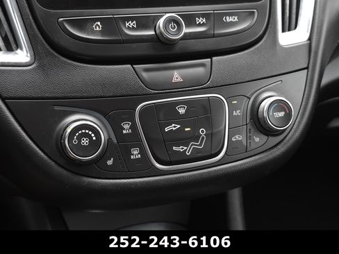 Used 2018 Chevrolet Malibu LT w/ Leather Package image 16