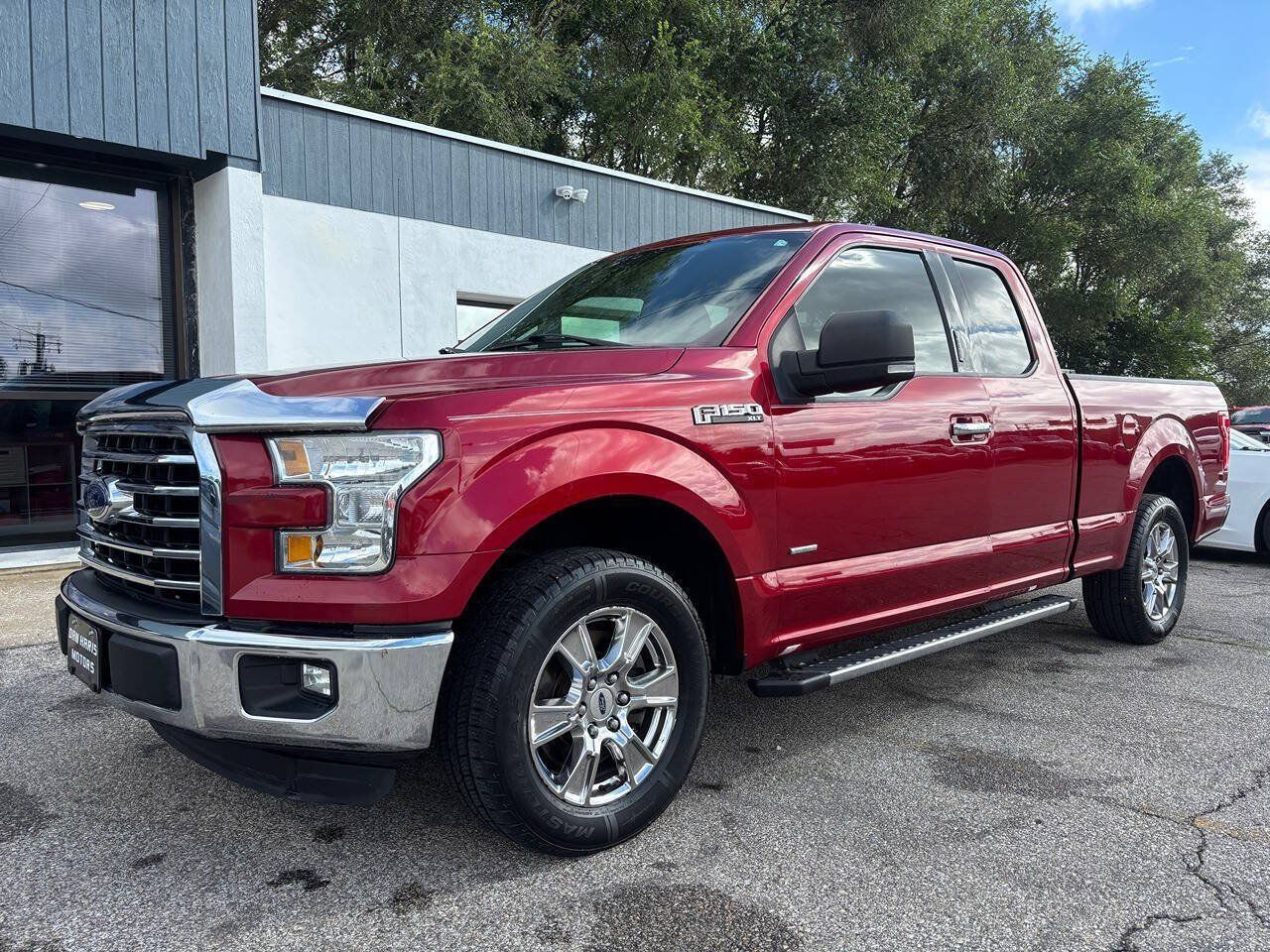 Used 2016 Ford F150 XLT w/ Equipment Group 302A Luxury RWD image 2