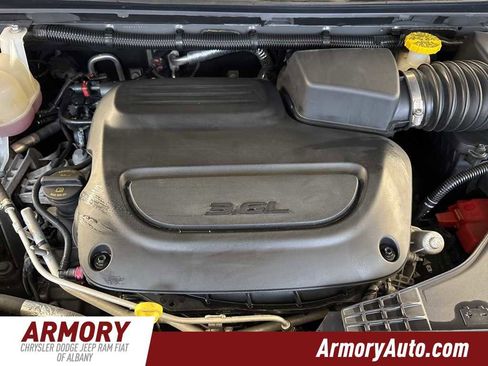 Used 2023 Chrysler Pacifica Limited image 41