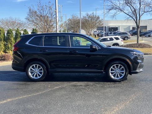 Used 2025 Honda CR-V EX image 11