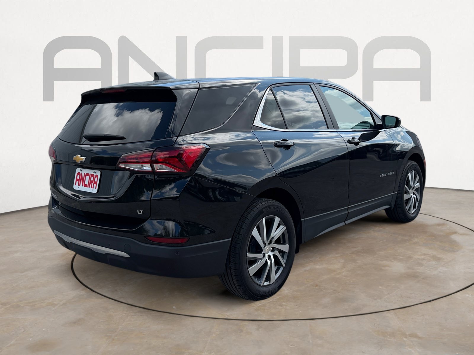 Used 2024 Chevrolet Equinox LT FWD image 9